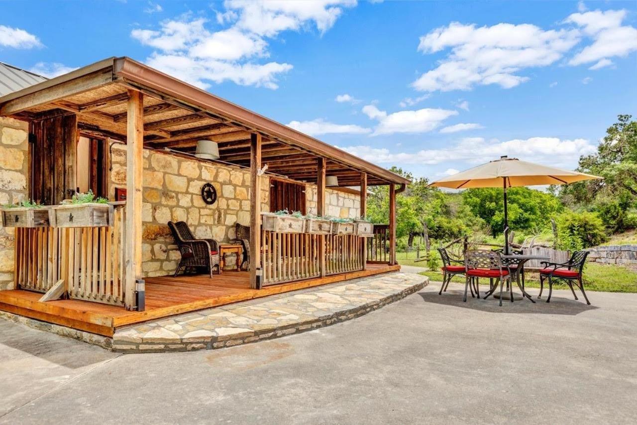 A Barn At The Quarry Bed & Breakfast Fredericksburg Luaran gambar