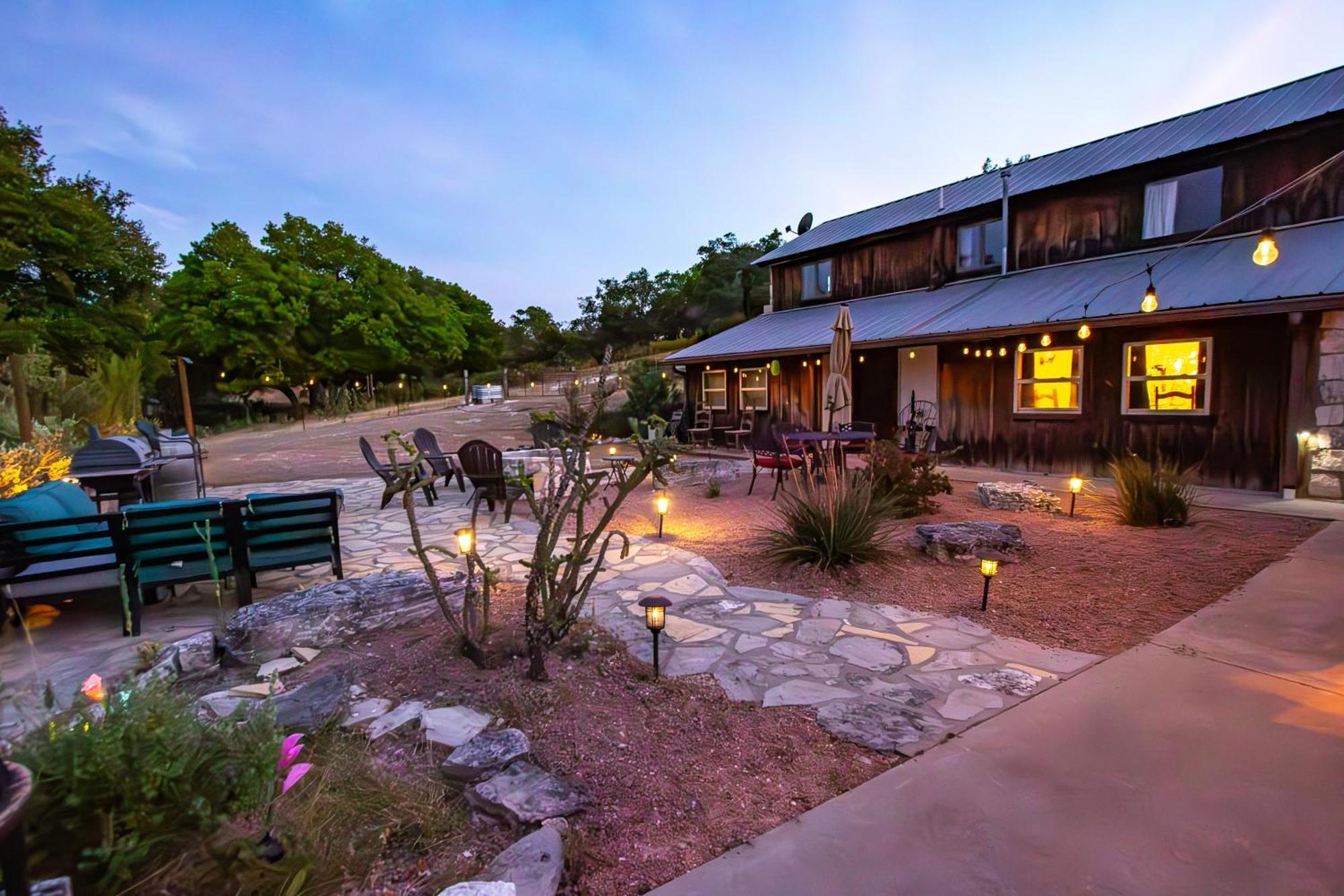 A Barn At The Quarry Bed & Breakfast Fredericksburg Luaran gambar