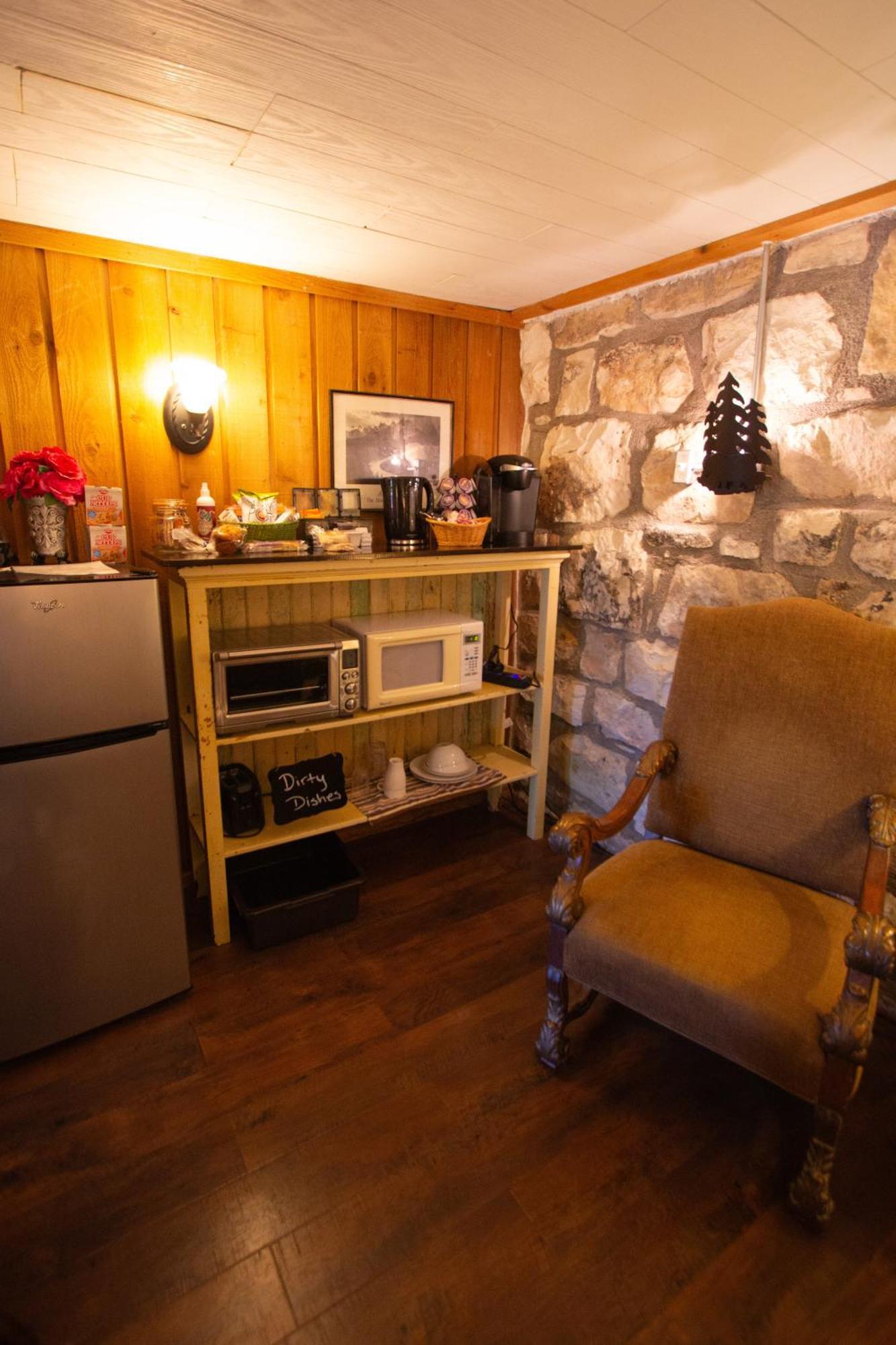 A Barn At The Quarry Bed & Breakfast Fredericksburg Luaran gambar