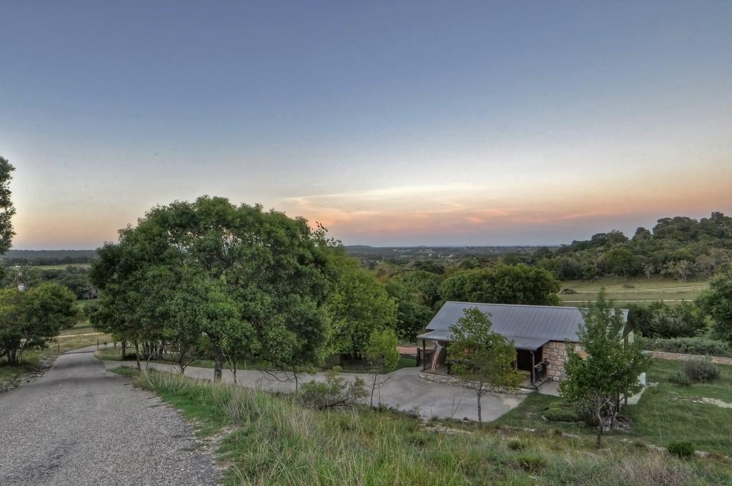 A Barn At The Quarry Bed & Breakfast Fredericksburg Luaran gambar