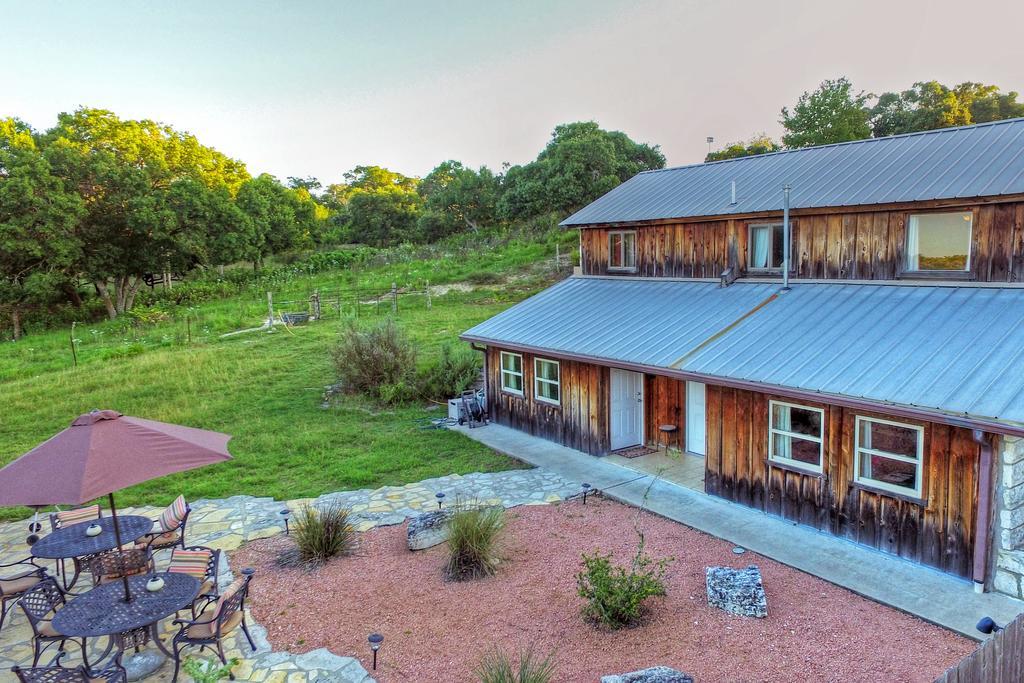 A Barn At The Quarry Bed & Breakfast Fredericksburg Luaran gambar