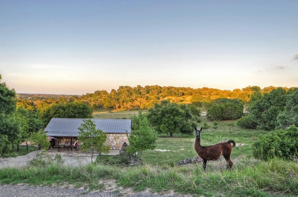 A Barn At The Quarry Bed & Breakfast Fredericksburg Luaran gambar